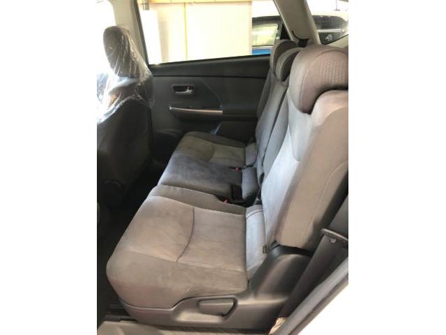 トヨタ　プリウスα　クリーニング・清掃 中古車商品化　車の磨き　車内クリーニング　沖縄県　沖縄市　うるま市　北中城村　北谷町