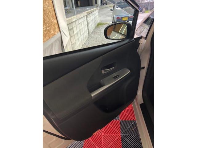 トヨタ　プリウスα　クリーニング・清掃 中古車商品化　車の磨き　車内クリーニング　沖縄県　沖縄市　うるま市　北中城村　北谷町