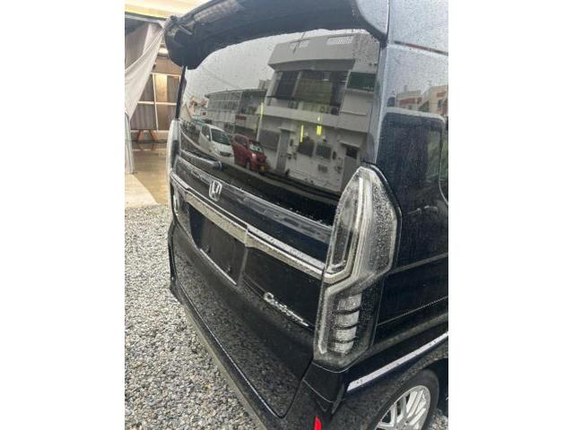 ホンダ　Ｎ－ＢＯＸカスタム　クリーニング・清掃 展示前仕上げ　中古車商品化　車の磨き　沖縄県　沖縄市　うるま市　北中城村　北谷町