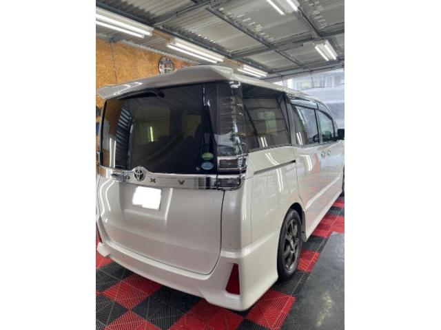 トヨタ　ヴォクシー　ボディコーティング　ガラスコーティング施工　納車前仕上げ　沖縄県　沖縄市　うるま市　北中城村　北谷町