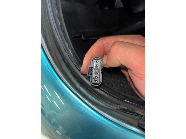 ＢＭＷ　MINI F56 テールランプユニット交換