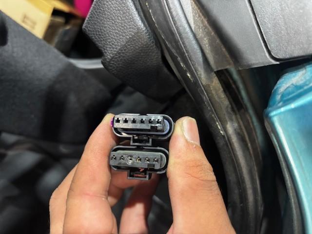 ＢＭＷ　MINI F56 テールランプユニット交換