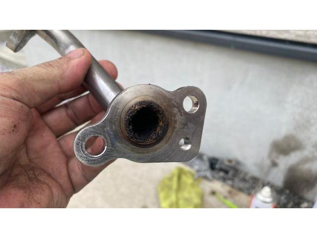 トヨタ プリウス ZVW-30 EGRバルブ清掃 スパークプラグ交換
沖縄　中城村