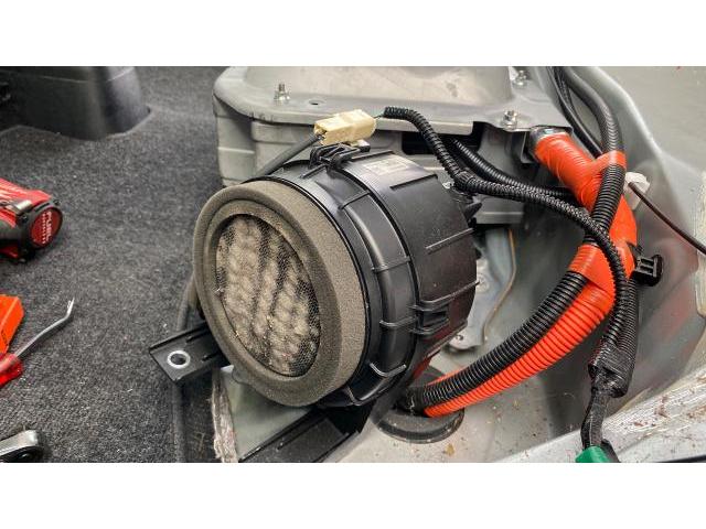 トヨタ アクア ハイブリッドバッテリー交換 NHP10