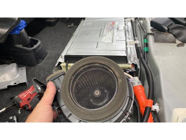 トヨタ アクア ハイブリッドバッテリー交換 NHP10