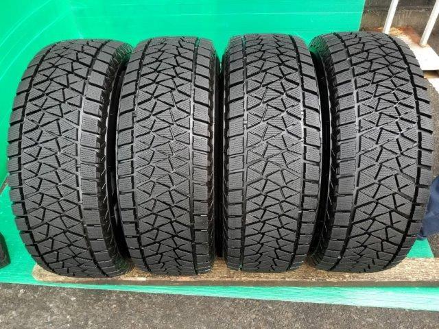 ハイラックスサーフ用 スタッドレスSETの入荷です。