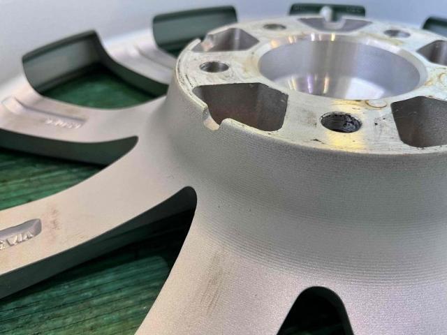 レクサスGS、クラウンなどに装着できる18インチスタッドレス レクサスGS、クラウンなどに装着できる18インチスタッドレス