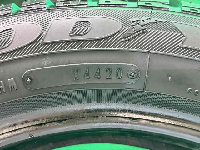 ハスラー用サイズの中古オールシーズンタイヤ入庫しました！
グッドイヤーベクター４シーズンズ　165/60R15　4本