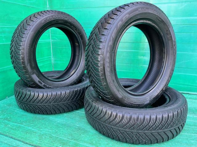 軽自動車用の中古オールシーズンタイヤ入庫しました！
グッドイヤーベクター　155/65R14　4本
NBOX、タント、ワゴンR、デイズなどに！
