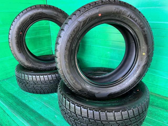 中古スタッドレスタイヤ４本組入庫です！
グッドイヤーアイスナビ６　195/65R15　4本
ノア、セレナ、ステップワゴン、プリウスなどに！