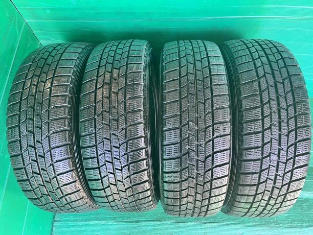 中古スタッドレスタイヤ４本組入庫です！
グッドイヤーアイスナビ６　195/65R15　4本
ノア、セレナ、ステップワゴン、プリウスなどに！