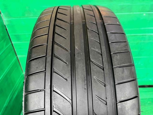 19インチ中古タイヤ2本組入庫です！
グッドイヤーLS-EXE　245/40R19　2本
アルファード、ヴェルファイア、ベンツEクラスなどに！
