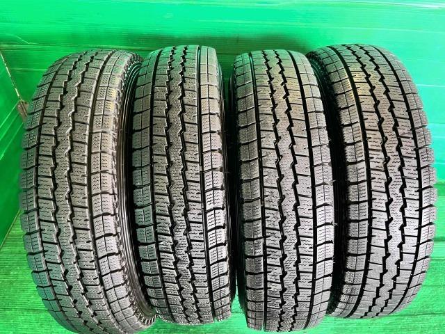 軽トラ、軽バンに装着できる12インチスタッドレスセット入庫 軽トラ、軽バンに装着できる12インチスタッドレスセット入庫