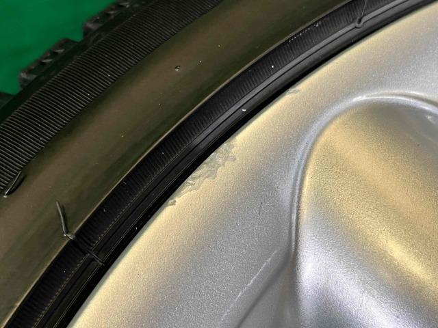 R56系などの4穴のミニに装着できる純正17インチスタッドレス R56系などの4穴のミニに装着できる純正17インチスタッドレス