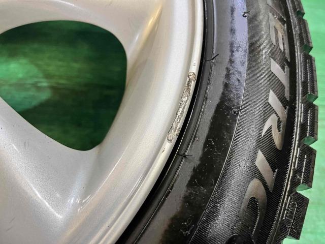 4穴のミニ(R55、R56)に装着できる純正16インチスタッドレス 4穴のミニ(R55、R56)に装着できる純正16インチスタッドレス