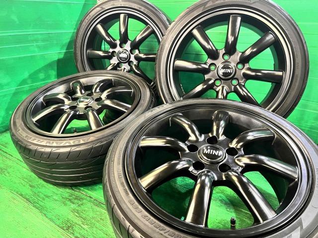ＭＩＮＩ　パーツ情報
ミニ３ドア、５ドアに装着できる１７インチ入庫です！JCWにも対応しています！
ユーロデザインクラシックエイト　１７インチ