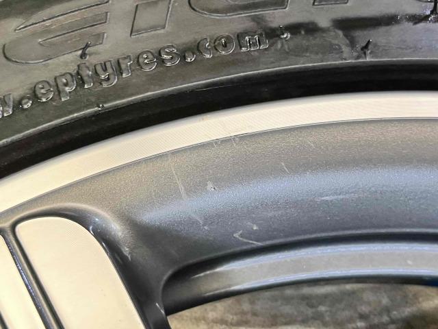 ＭＩＮＩ　ＭＩＮＩ　パーツ情報
ミニ60周年記念限定車純正ホイール入庫です！
ミニ純正60yearsスポーク525　17インチ
ミニ3ドア、5ドア　F55、F56、F57などに！