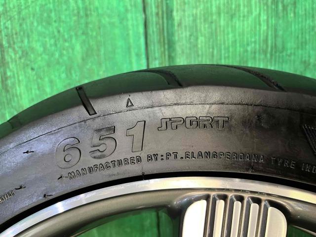 ＭＩＮＩ　ＭＩＮＩ　パーツ情報
ミニ60周年記念限定車純正ホイール入庫です！
ミニ純正60yearsスポーク525　17インチ
ミニ3ドア、5ドア　F55、F56、F57などに！