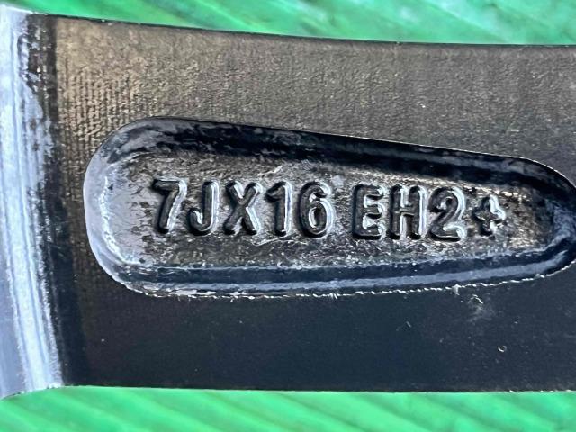 MINI MINI パーツ情報
ミニクラブマン、BMW1シリーズなどに装着できる16インチスタッドレスセット入庫です!
MAKオクスフォード 16インチ ピレリスタッドレス付!