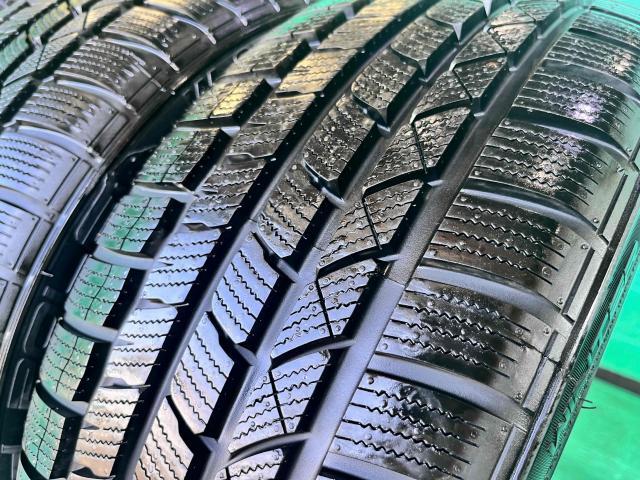 MINI MINI パーツ情報
ミニ3ドア、5ドアに装着できる17インチスタッドレスセット入庫です!JCWにも対応!
ユーロデザインクラシックエイト 17インチ 溝たっぷりスタッドレス付!