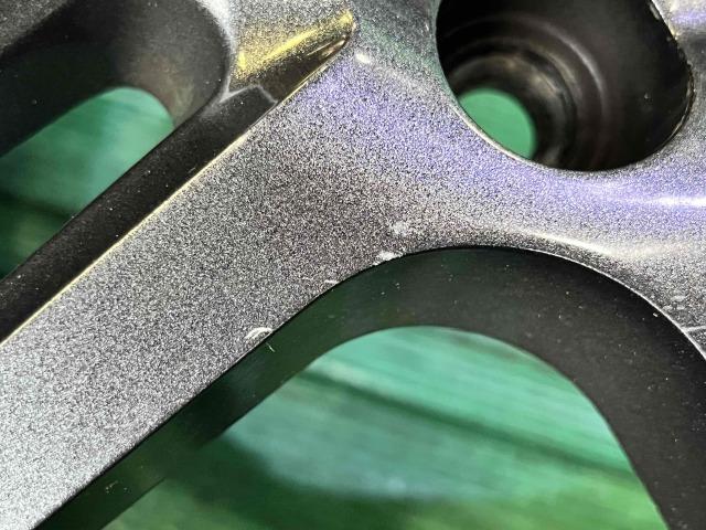 MINI MINI パーツ情報
ミニクロスオーバー、BMW X1、X2に装着できる17インチスタッドレスセット入庫です!
ユーロデザインEIGER 17インチ 溝たっぷりブリヂストンスタッドレス付!