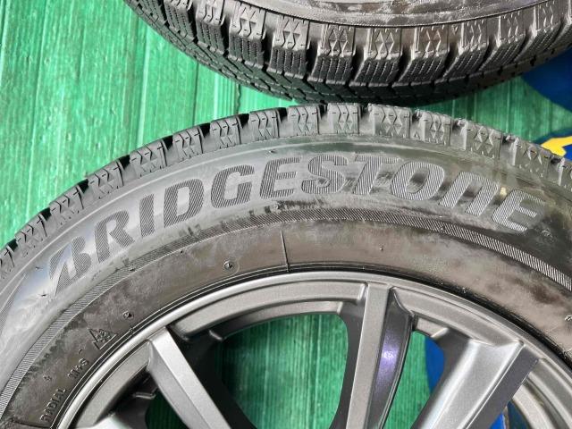 トヨタ　ノア　パーツ情報
ノア、VOXYなどに装着できる15インチスタッドレスセット入庫です！
NIRVANA　15インチ　ブリヂストンスタッドレス付！