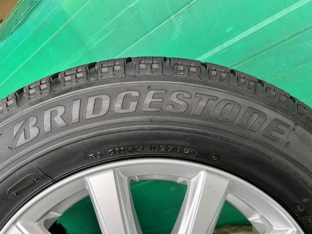 トヨタ　ノア　パーツ情報
ノア、VOXY、エスクァイア、ステップWなどに装着できる15インチスタッドレスセット入庫です！
JOKER　15インチ　ブリヂストンスタッドレス付！