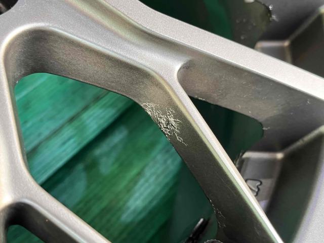 ＭＩＮＩ　ＭＩＮＩ　パーツ情報
ミニ3ドア、5ドアに装着できる16インチスタッドレスセット入庫です！
ユーロバーン　16インチ　ピレリスタッドレス付！