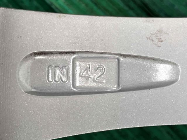 日産　ノート　パーツ情報
ノート、マツダ2、アクアなどに装着できる15インチスタッドレスセット入庫です！
JOKER　15インチ　ヨコハマスタッドレス付！