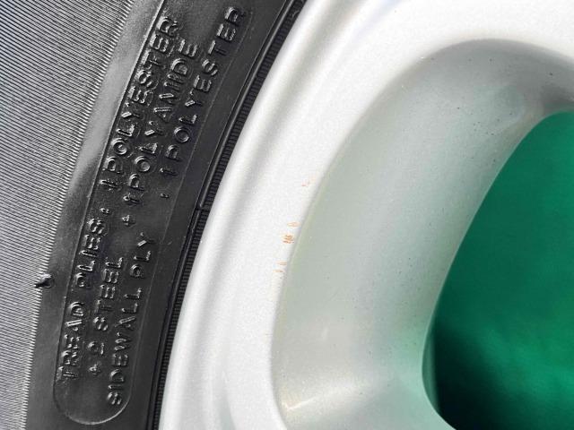 ＭＩＮＩ　ＭＩＮＩ　パーツ情報
ミニ3ドア、5ドアなどに装着できる16インチ純正入庫です！
ミニ純正ループスポーク494　16インチ　ミシュラン付！