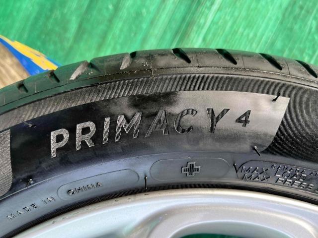 ＭＩＮＩ　ＭＩＮＩ　パーツ情報
ミニ3ドア、5ドアなどに装着できる16インチ純正入庫です！
ミニ純正ループスポーク494　16インチ　ミシュラン付！