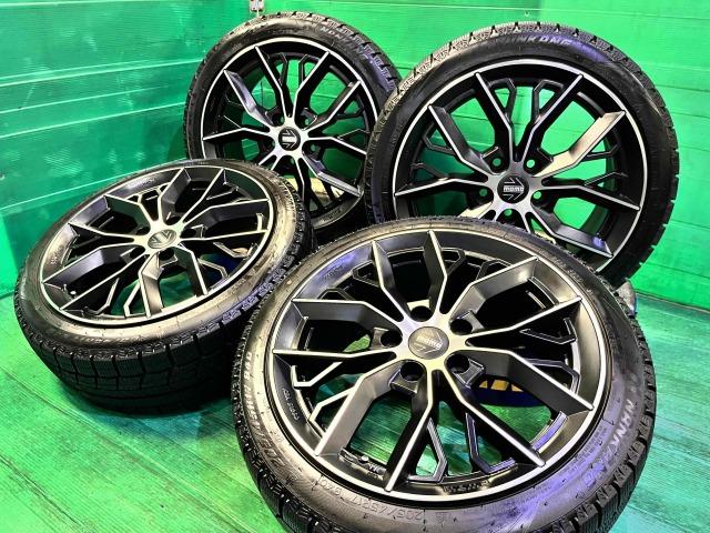 ＭＩＮＩ　ＭＩＮＩ　パーツ情報
ミニ3ドア、5ドアなどに装着できる17インチ溝たっぷりスタッドレスセット入庫です！
MOMO MASSIMO　17インチ　溝たっぷりスタッドレス付！