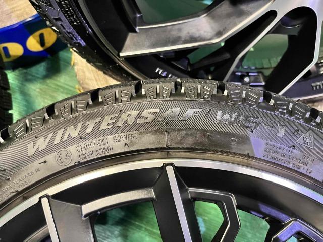 ＭＩＮＩ　ＭＩＮＩ　パーツ情報
ミニ3ドア、5ドアなどに装着できる17インチ溝たっぷりスタッドレスセット入庫です！
MOMO MASSIMO　17インチ　溝たっぷりスタッドレス付！