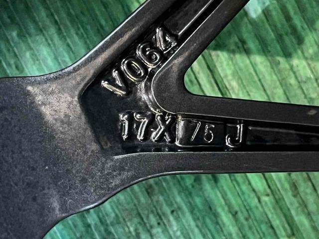 ＭＩＮＩ　ＭＩＮＩ　パーツ情報
ミニクロスオーバー、BMW X1、X2に装着できる17インチスタッドレスセット入庫です！
ユーロバーンMTX　17インチ　ミシュランスタッドレス付！