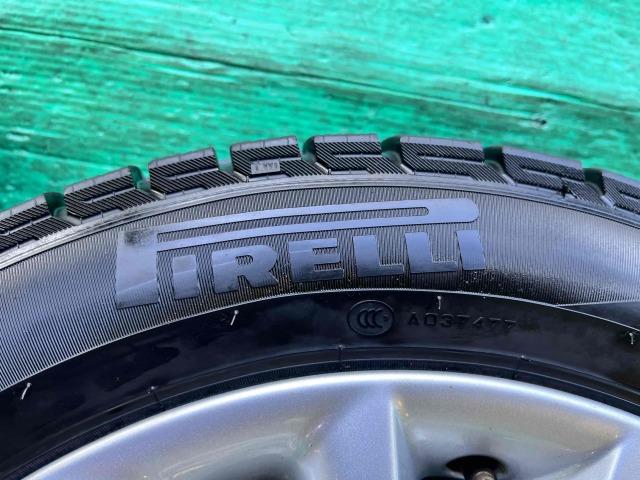 ＭＩＮＩ　ＭＩＮＩ　パーツ情報
ミニ3ドア、5ドアに装着できる純正16インチスタッドレスセット入庫です！
ミニ純正ビクトリースポーク495　16インチ　ピレリスタッドレス付！