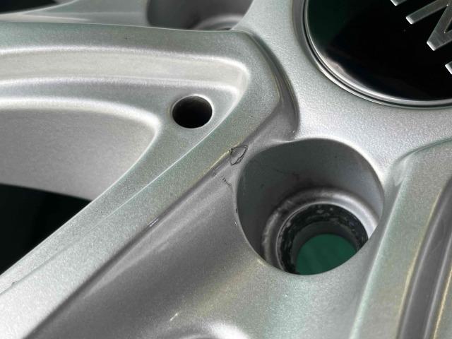 ＭＩＮＩ　ＭＩＮＩ　パーツ情報
ミニクロスオーバー、BMW X1、X2に装着できる17インチランフラットスタッドレスセット入庫です！
MAK FAHR 　17インチ　ピレリランフラットスタッドレス付！