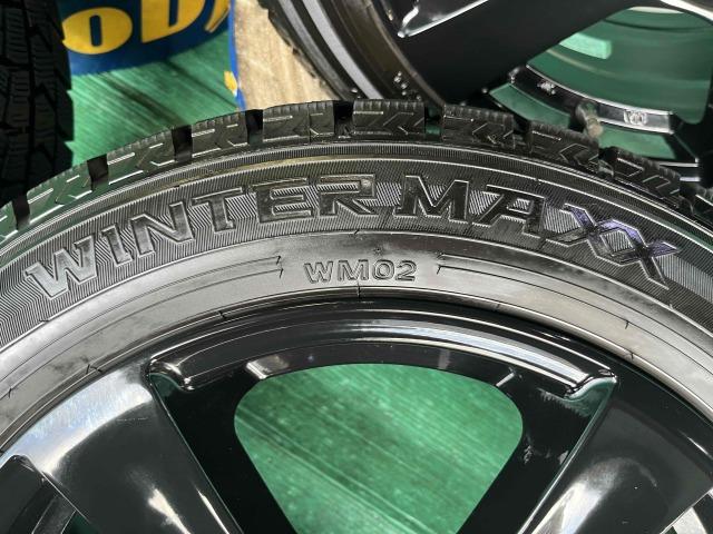 ＭＩＮＩ　ＭＩＮＩ　パーツ情報
ミニ3ドア、5ドアに装着できる16インチスタッドレスセット入庫です！
TRC　16インチ　ダンロップ溝たっぷりスタッドレス付！