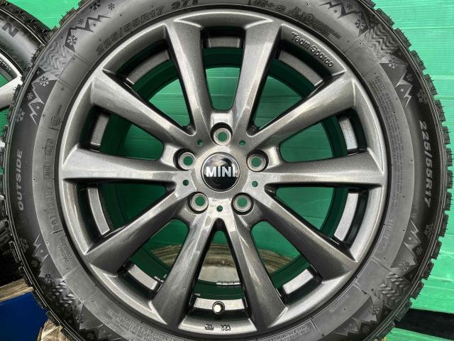 ＭＩＮＩ　ＭＩＮＩ　パーツ情報
ミニクロスオーバー、BMW X1、X2に装着できる17インチスタッドレスセット入庫です！
スパルコバラーレ　17インチ　ネクセン製溝たっぷりスタッドレス付！
