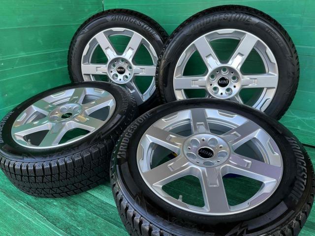 ＭＩＮＩ　ＭＩＮＩ　パーツ情報
ミニカントリーマン（U25）純正18インチスタッドレスセット入庫です！
ミニ純正アステロイドスポーク944　18インチ　ブリヂストンスタッドレス付！