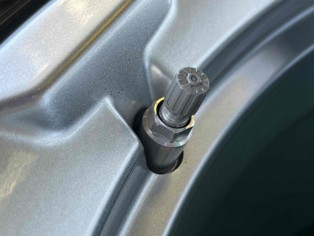 ＭＩＮＩ　ＭＩＮＩ　パーツ情報
ミニカントリーマン（U25）純正18インチスタッドレスセット入庫です！
ミニ純正アステロイドスポーク944　18インチ　ブリヂストンスタッドレス付！