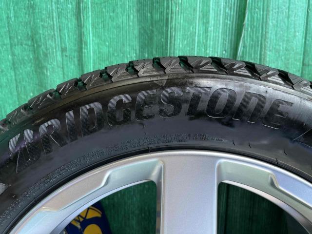 ＭＩＮＩ　ＭＩＮＩ　パーツ情報
ミニカントリーマン（U25）純正18インチスタッドレスセット入庫です！
ミニ純正アステロイドスポーク944　18インチ　ブリヂストンスタッドレス付！