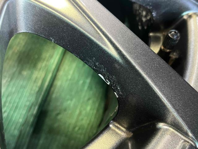 トヨタ　ノア　パーツ情報
ノア、VOXY、エスクァイアなどに装着できる溝たっぷりスタッドレス付15インチセット入庫です！
Exceeder　15インチ　ブリヂストンスタッドレス付！