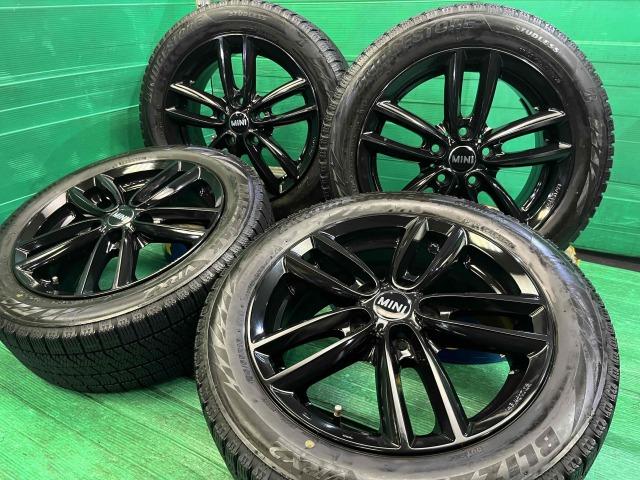 ＭＩＮＩ　ＭＩＮＩ　パーツ情報
ミニ3ドア、5ドアに装着できる16インチスタッドレスセット入庫です！
MAKオクスフォード　16インチ　ブリヂストンスタッドレス付！