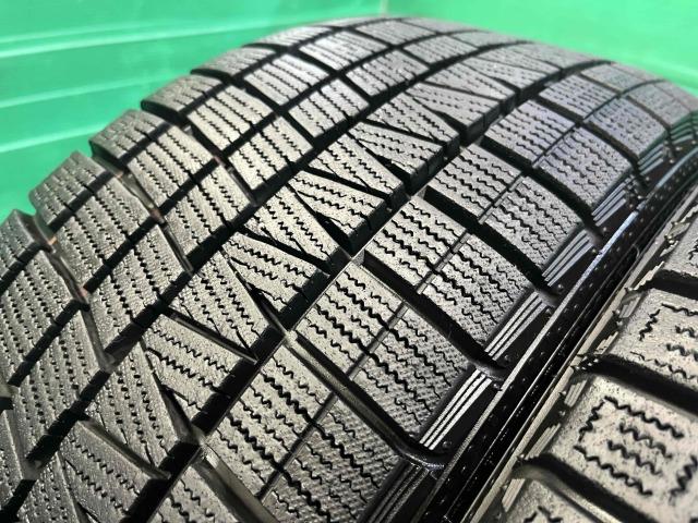 ＭＩＮＩ　ＭＩＮＩ　パーツ情報
ミニクラブマン、BMW1シリーズなどに装着できる17インチスタッドレスセット入庫です！
MAKジャッキー　17インチ　溝たっぷりスタッドレス付！