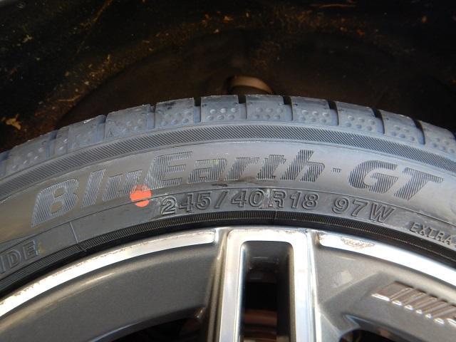 メルセデスベンツのタイヤ交換です。
タイヤはお客様のお持ち込みでの作業です！