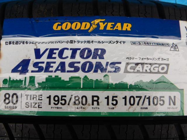 ハイエース純正スチールホイールに新品のバン用LTオール ハイエース純正スチールホイールに新品のバン用LTオール