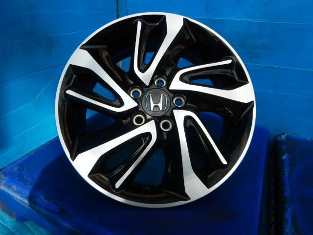 ステップワゴン純正１７インチ入庫です。
ストリームにも装着できます！