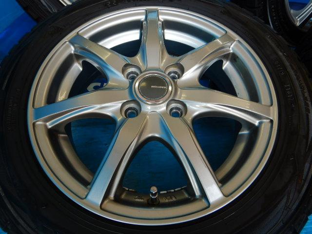 軽自動車用14インチスタッドレスセット入庫です。
MILLOWS 14インチ ダンロップスタッドレスタイヤ付き