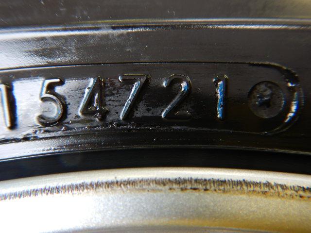 ほとんど使っていないタイヤを組み込んだプリウス純正１５インチです！
プリウス純正　１５インチ　トーヨーナノエナジー