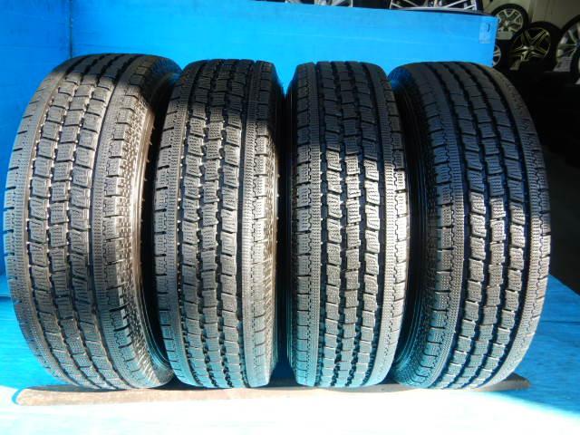 ハイエース、レジアスエース用の15インチスタッドレスセット ハイエース、レジアスエース用の15インチスタッドレスセット
